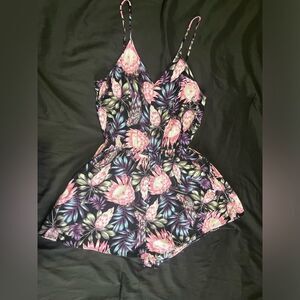 Summer romper with packets / Size 6 🌸